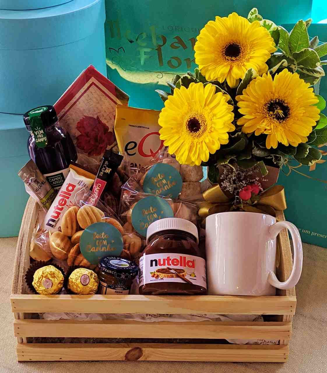 cesta de café da manhâ com flores para BH