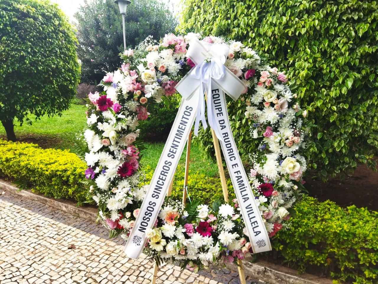 Vídeo pornô com muita gozada na buceta Coroa de flores em bh