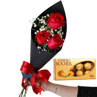 buquê com rosas e Ferrero Rocher