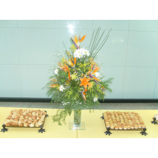 Aparador de mesa de lírios para buffet