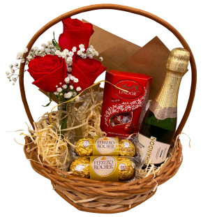 cesta com chocolates ferrero rocher e lindt e chandon