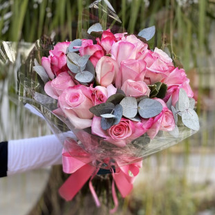 Buquê de 20 rosas cor de rosa