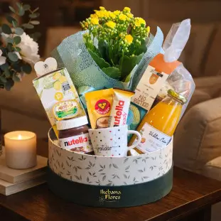Box de presente verde com vaso de kalandiva amarela, Nutella, suco, biscoitos de limão siciliano e caneca de gratidão - Ikebana Flores BH.