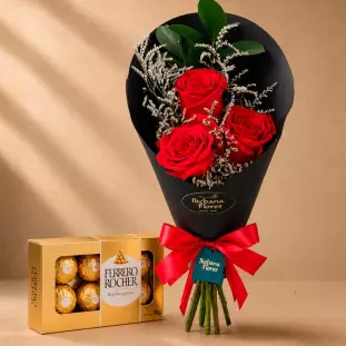 buquê com rosas e Ferrero Rocher