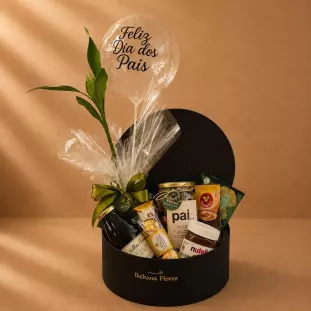 Cesta Dia dos Pais em caixa preta com bambu da sorte, balão Feliz Dia dos Pais, Nutella, Ferrero Rocher, café e biscoitos