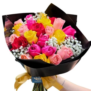 Ramalhete de rosas coloridas