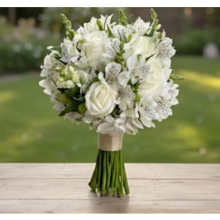 buquê de noiva de flores brancas