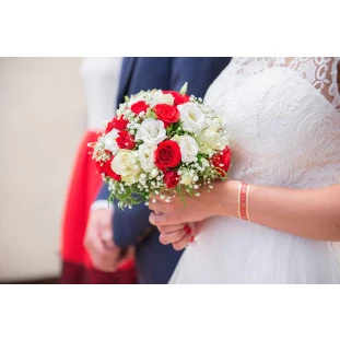 Buquê de noiva rosas e lizianthus