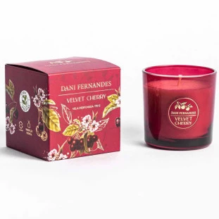 vela perfumada velvet cherry dani fernandes 170g em vidro vermelho decorativo