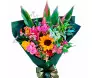 buquê composto com flores diversas da estação