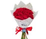 Buquê com 12 rosas vermelhas importadas embalado com laço e adesivo Feliz Dia das Mães – presente especial com entrega rápida em Belo Horizonte