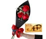 buquê com rosas e Ferrero Rocher
