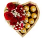 caixa em formato de coração com rosas e ferrero rocher