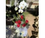 Arranjo de orquídea com rosas