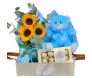 Kit de maternidade com ursinho azul, girassóis e chocolates Ferrero Rocher em caixa com pegadas, da Ikebana Flores
